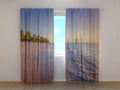 Foto Tende Scintillante Tramonto sulla Spiaggia Tropicale