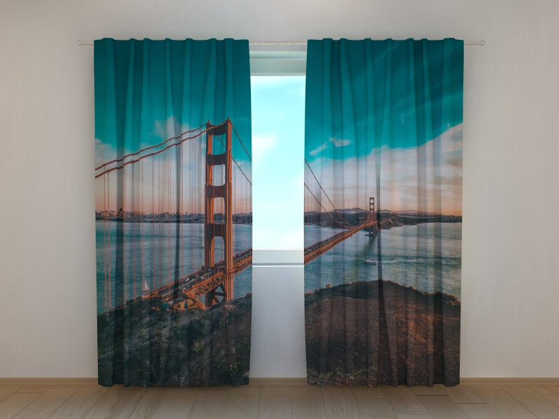 Foto Tende Golden Gate Bridge all'Alba