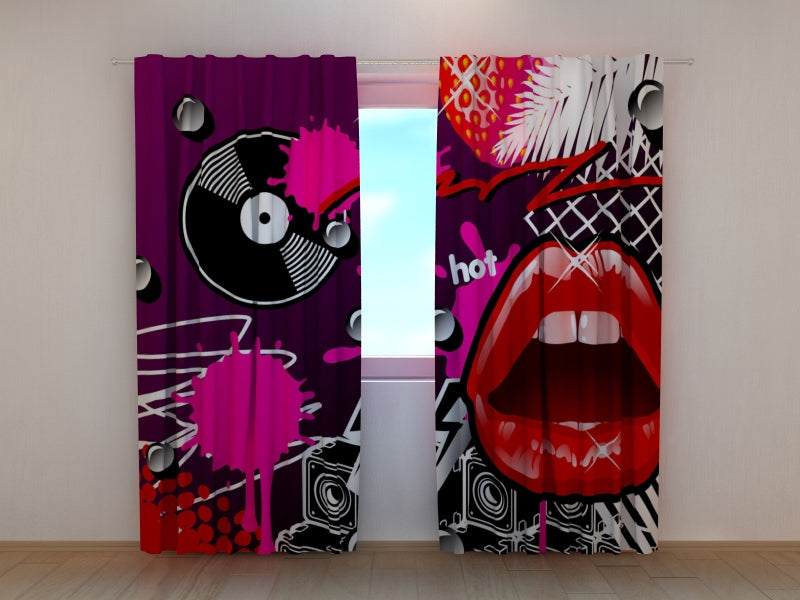 Foto Tende Labbra e Vinile