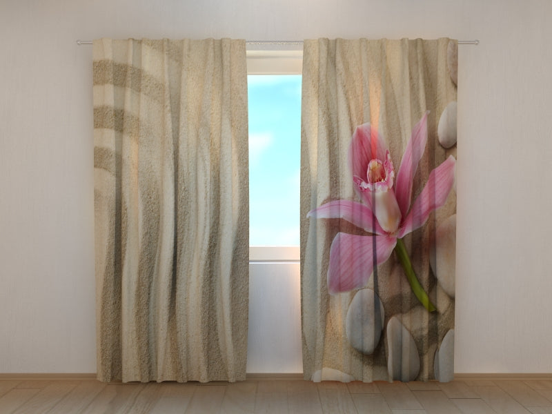Foto Tende Orchidea e Pietre Termali Sulla Sabbia