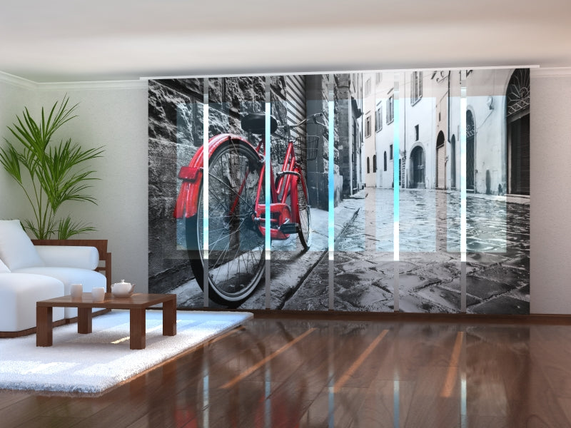 Set di 6 Tende a Pannello Bici Rossa in Citt�� in Bianco e Nero