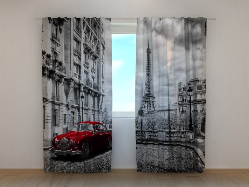 Foto Tende Limousine Rossa RetrC2 sulla Strada di Parigi
