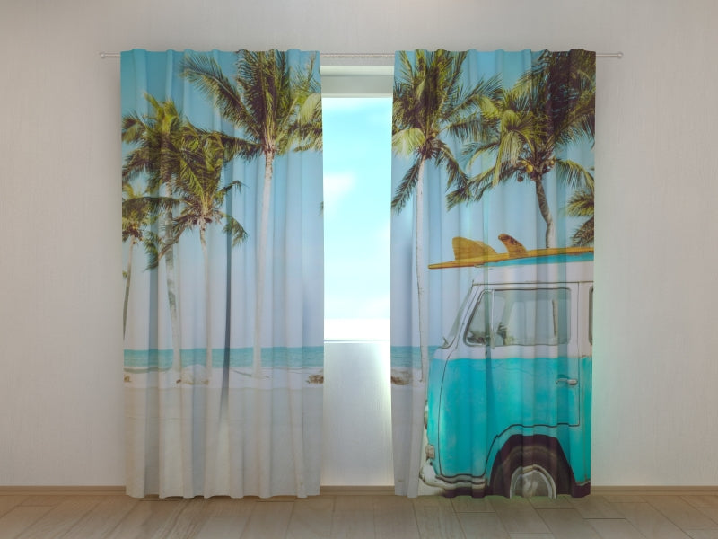 Foto Tende Auto d'Epoca sulla Spiaggia Tropicale
