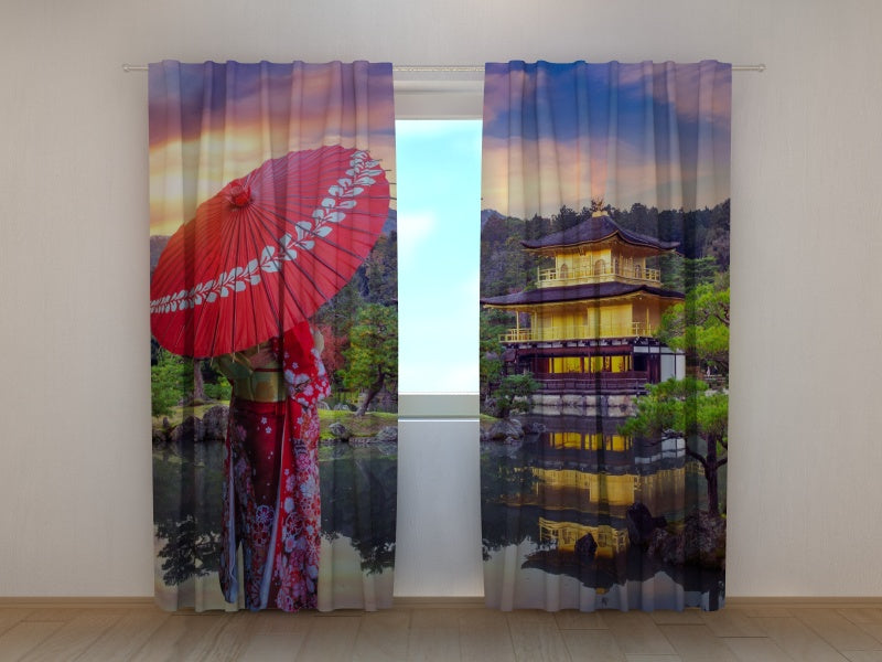 Foto Tende Donna in Kimono
